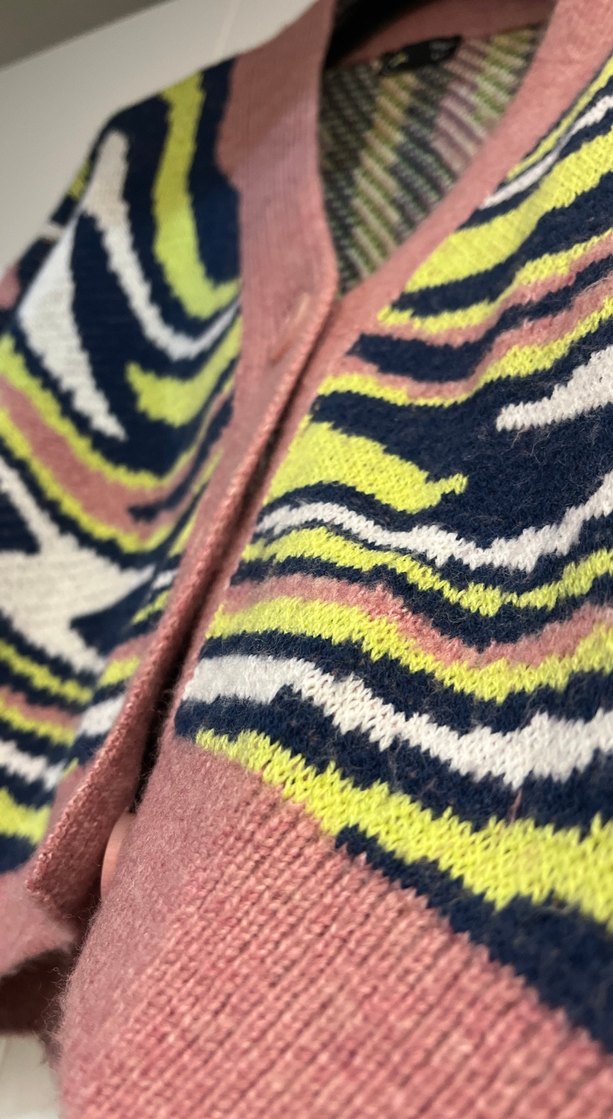 crop hırka - Görsel 4