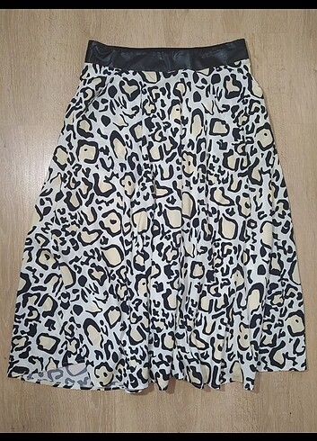 Leopar desenli kumaş etek