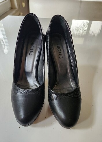 Hotiç siyah stiletto