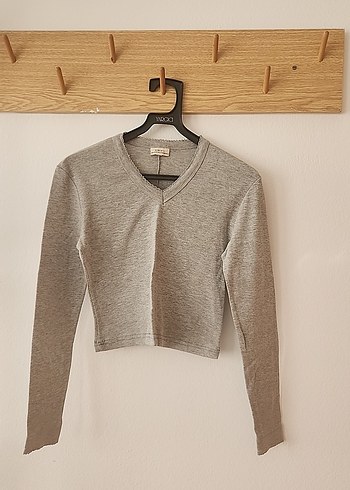 Gri V Yaka Uzun Kollu Crop