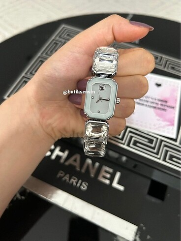 Swarovski Saat