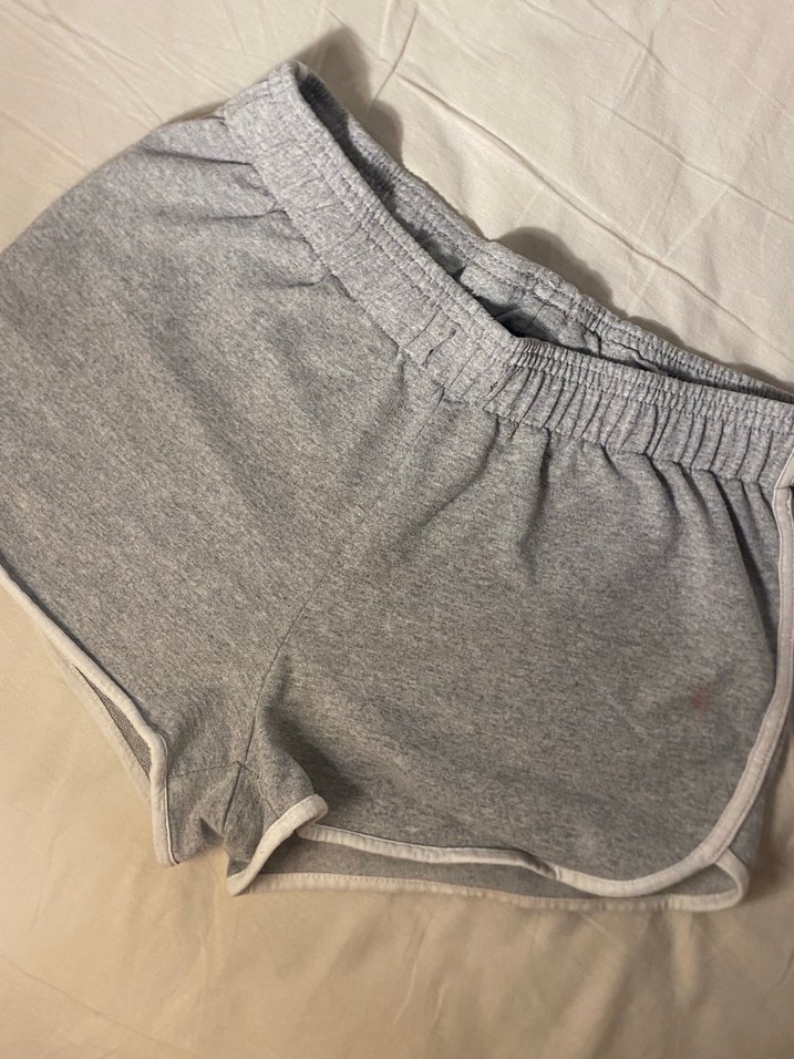 Gri Mini Kadın Şort - Görsel 2