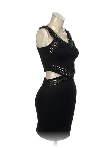 Diğer PreLoved Kısa Elbise %70 İndirimli.