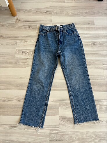 Zara jean paçası püsküllü pantolon Zara pantolon kot jean