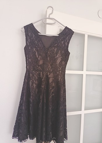 38 Beden Siyah Dantel Midi Kolsuz Goth Elbise
