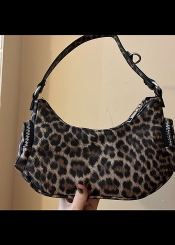 Bershka Kahverengi Leopar Desenli Deri Kadın Çanta