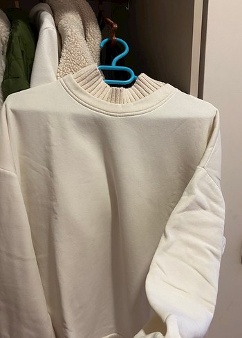 Beyaz Kapüşonsuz Salaş Sweatshirt - Görsel 2