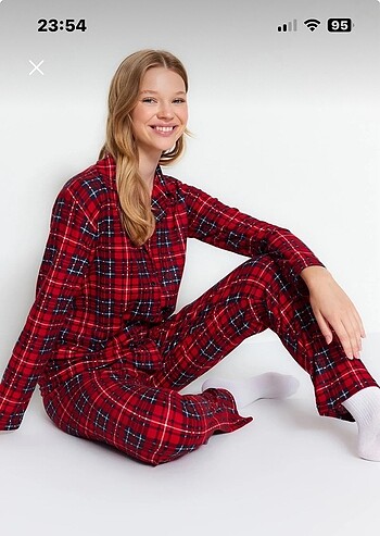 l Beden kırmızı Renk Yumuşak dokulu ekose pijama takımı