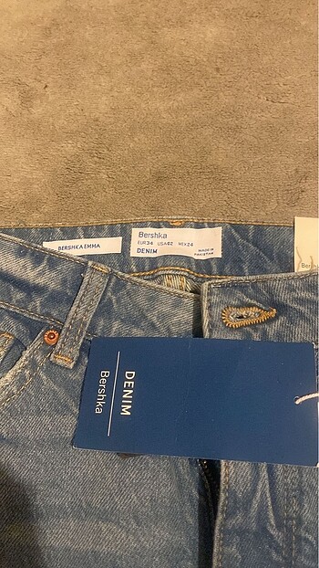 Bershka mom
