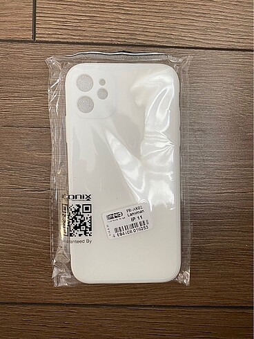 iPhone 11 beyaz telefon kılıfı