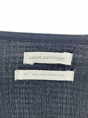 s Beden siyah Renk Urban Outfitters Bluz %70 İndirimli.