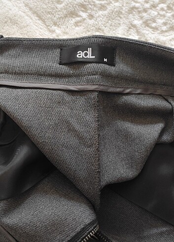 Adl markalı kalın kumaşlı pantolon 