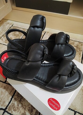 Diğer Pofuduk sandalet