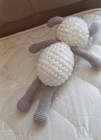 Beden Amigurumi kuzu oyuncağı 