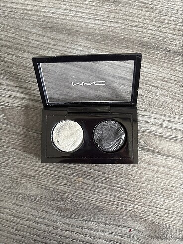 MAC Mac limited edition far