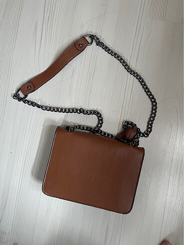 Yves Saint Laurent Omuz çantası