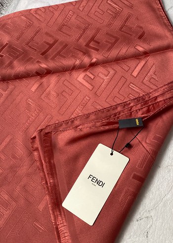 Fendi Fendi jakarlı şal
