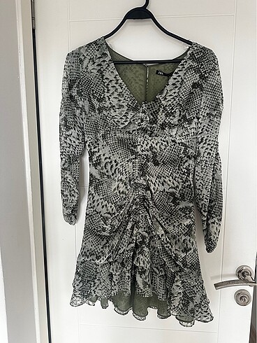Zara yeşil fırfırlı drapeli mini elbise