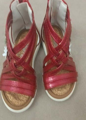 Kız Çocuk Kırmızı Tokalı Sandalet - Görsel 3