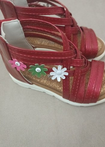 Kız Çocuk Kırmızı Tokalı Sandalet - Görsel 5