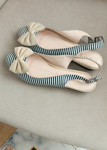 Beyaz Zebra Desenli Fiyonklu Dolgu Topuklu - Görsel 8