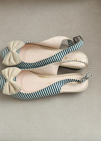 Beyaz Zebra Desenli Fiyonklu Dolgu Topuklu - Görsel 5