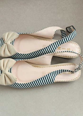 Beyaz Zebra Desenli Fiyonklu Dolgu Topuklu - Görsel 3