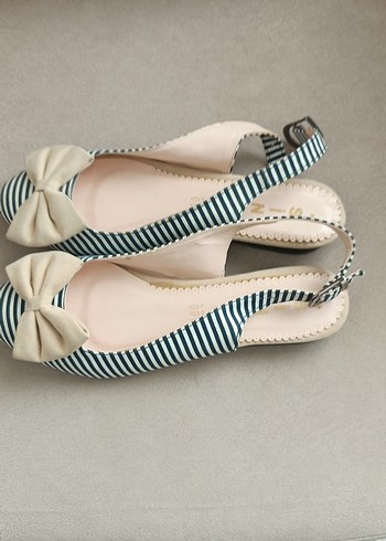 Beyaz Zebra Desenli Fiyonklu Dolgu Topuklu - Görsel 4