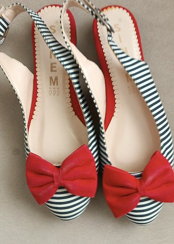 Kırmızı Fiyonk Detaylı Zebra Desenli Kadın Dolgu Topuklu - Görsel 3