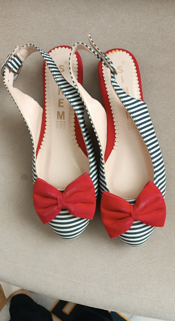 Kırmızı Fiyonk Detaylı Zebra Desenli Kadın Dolgu Topuklu - Görsel 2