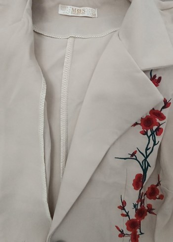 Nakışlı Düğmeli Kolsuz Bej Blazer - Görsel 5