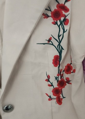 Nakışlı Düğmeli Kolsuz Bej Blazer - Görsel 8