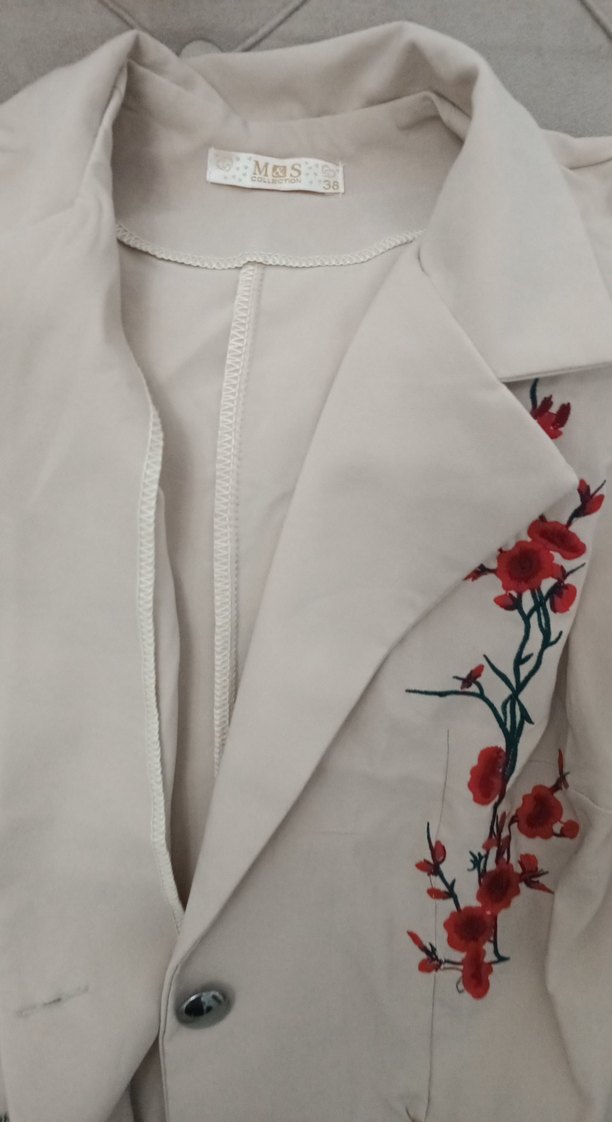 Nakışlı Düğmeli Kolsuz Bej Blazer - Görsel 5