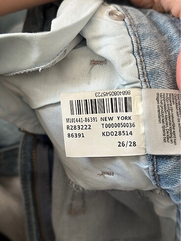 28 Beden mavi Renk Mavi jean