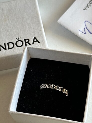 Pandora Bağlı kalpler yüzük