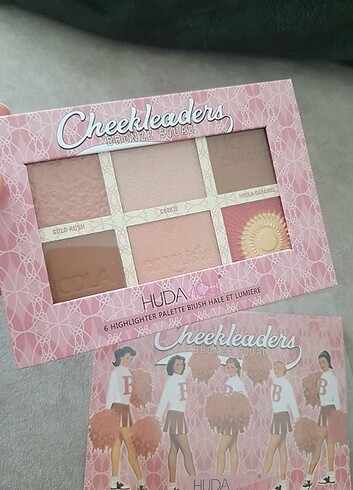 Huda Beauty Huda allik ve highlighter paleti