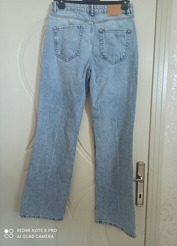 Stradivarius jean etiketli