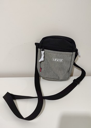 Levis Levi S Gri Baskili Erkek Omuz Cantasi