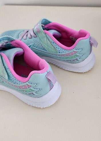 33 Beden Skechers çocuk ayakkabısı 