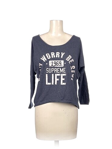 Bershka T-shirt %70 İndirimli.