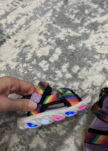 22 Beden Skechers Kız Çocuk Renkli Cırt Cırtlı Sandalet