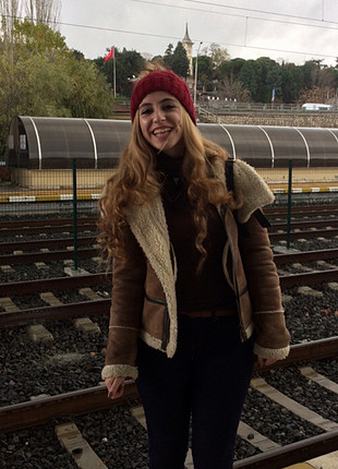 m Beden kahverengi Renk Hic bir sorunu yoktur. Bir sezon giydigim icin resimdede belirtt