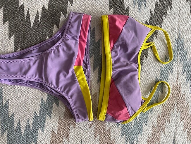 Renkli bikini