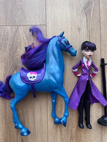 Beden Monster High Bloodgood & Nightmare