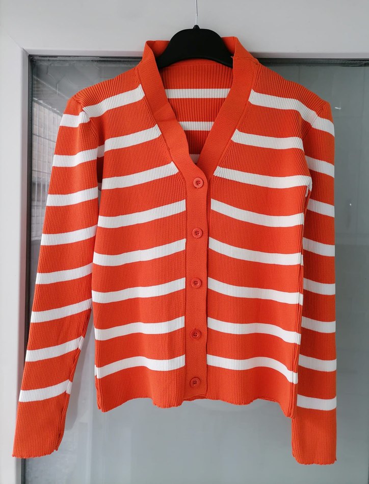 V Yaka Çizgili Kırmızı Kadın Hırka - Görsel 5