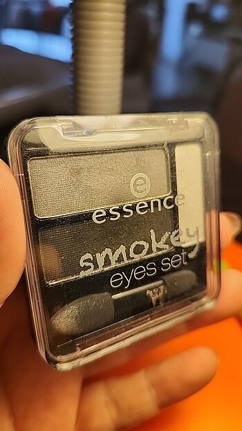 Essence ESSENCE SMOKEY EYES FAR SETİ & SİYAH EYELINER 