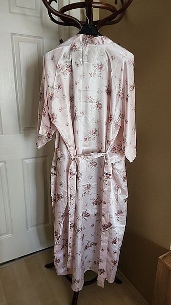 Saten Çiçekli Sabahlık - Görsel 5