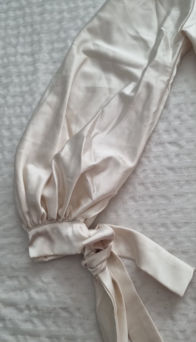 Uzun Beyaz Saten Drapeli Elbise - Görsel 2