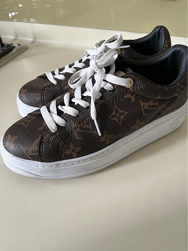 39 Beden kahverengi Renk Louis vuitton spor ayakkabı