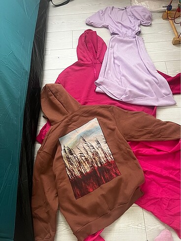 Diğer 2?li sweatshirt L beden , 1 tane uzun yazlık elbise S beden